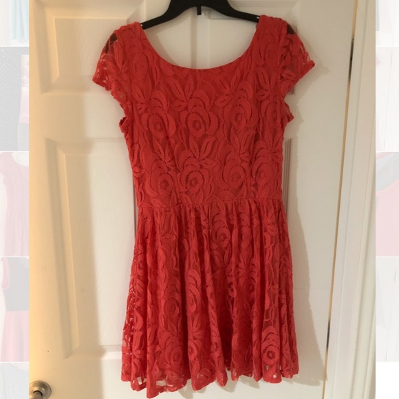 B. Darlin Floral Dress - Picture 1 of 3